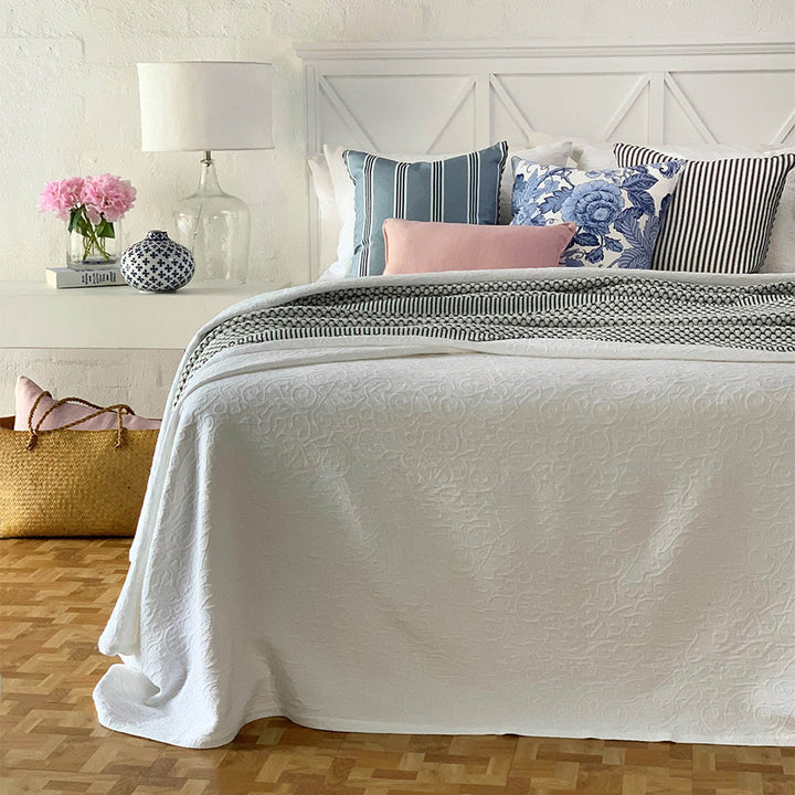 Linensmith Freya Bedspread Set White