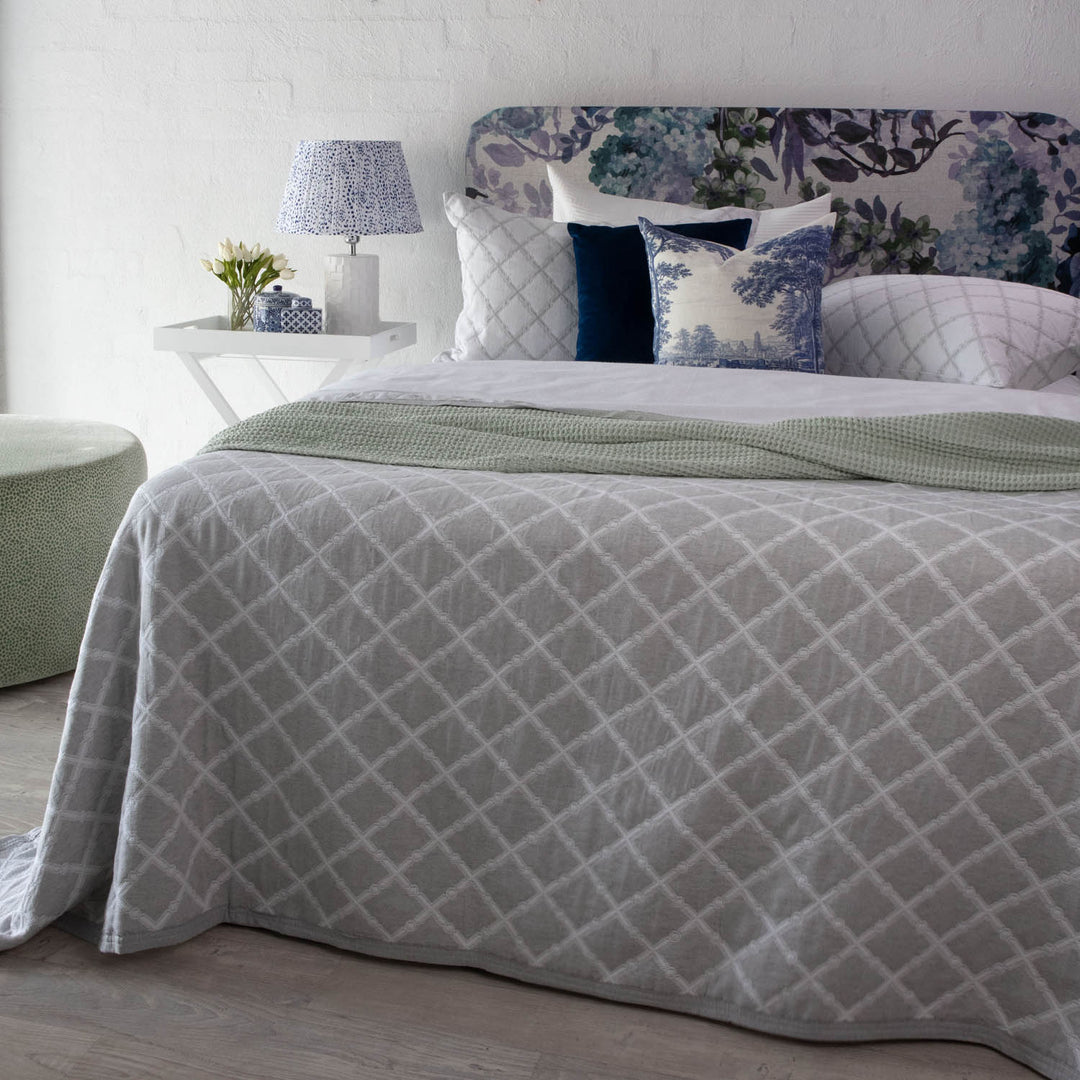 Linensmith Diamante Reversible Bedspread Set