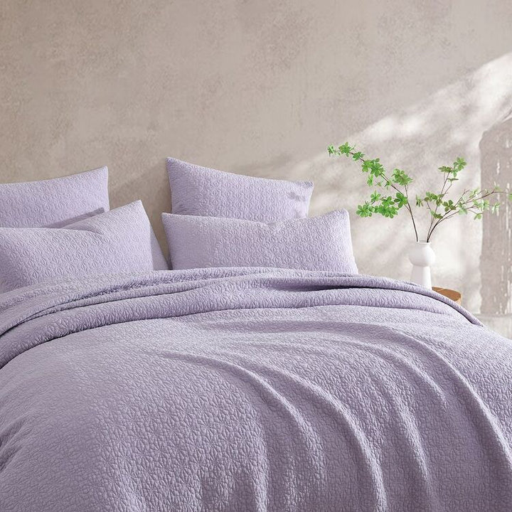 Lilac Kayo Coverlet